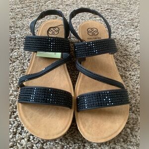 NWT Daisy Fuentes Black Sandals with Sparkling Straps rhinestones